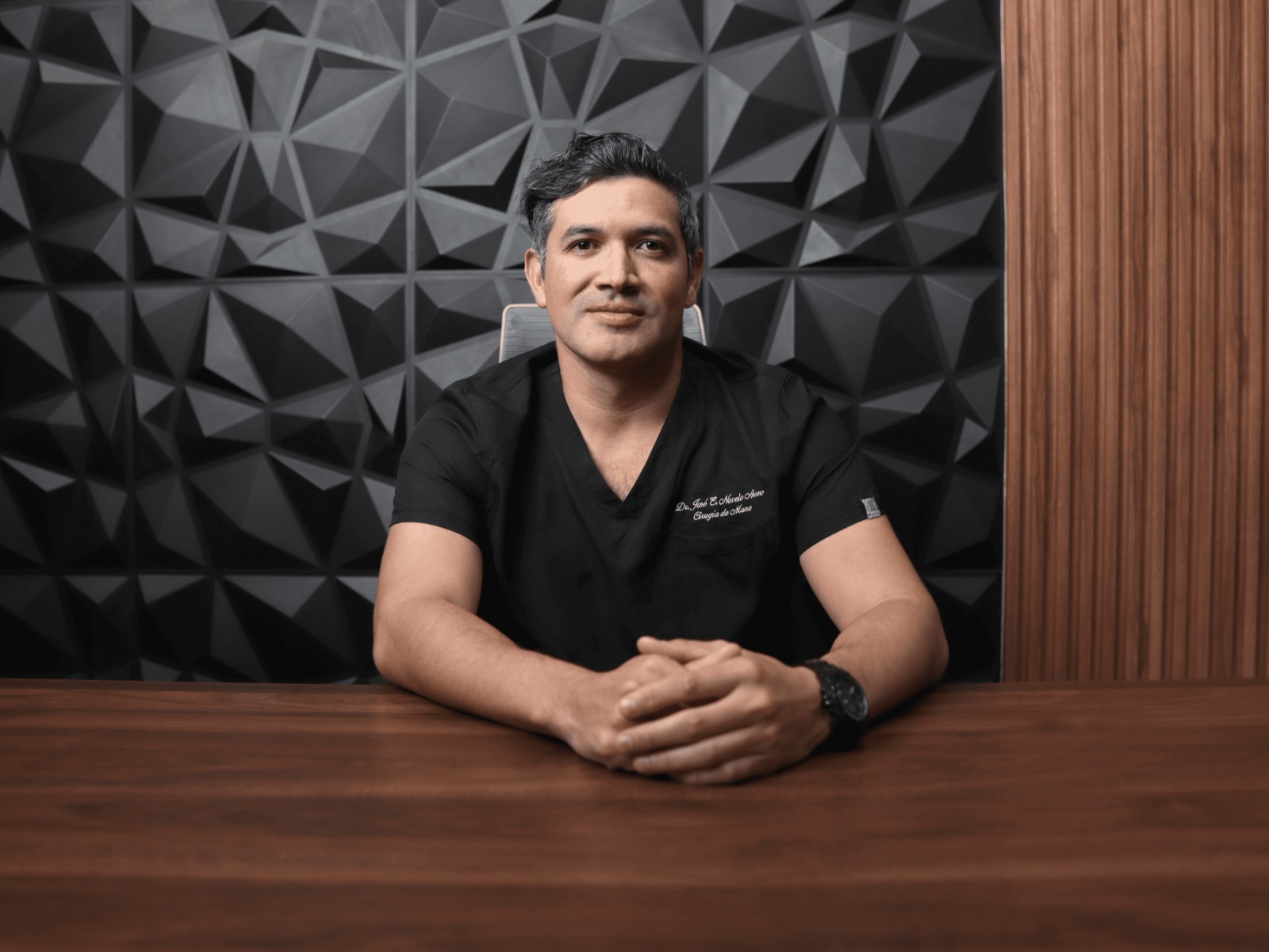 Dr. José Enrique Novelo
